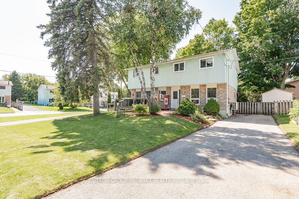 Semi-Detached at 306 OAKWOOD Court, Newmarket, ON L3Y 3C8, Newmarket
