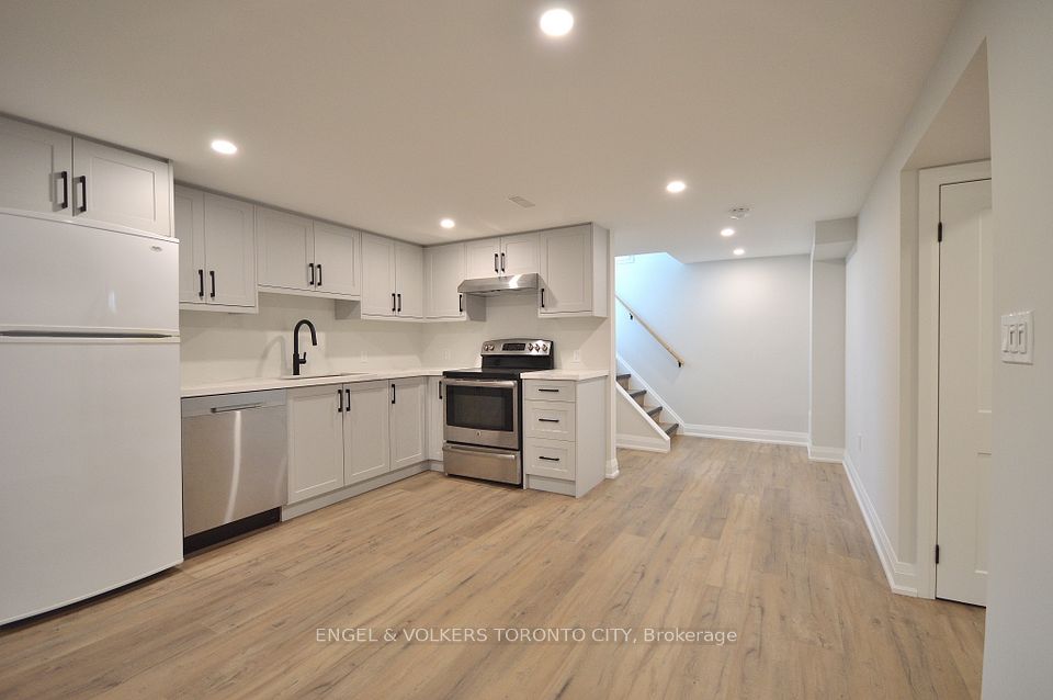Detached at 139 Queen Street Basement, Newmarket, ON L3Y 2E9, Newmarket