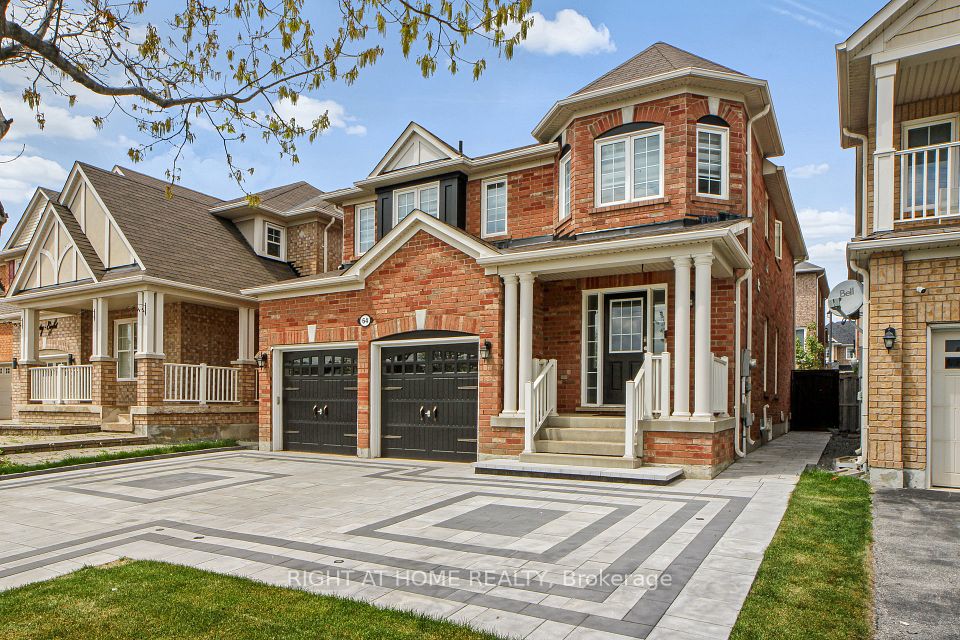 Detached at 64 Williamson Family Hollow, Newmarket, ON L3X 3K2, Newmarket