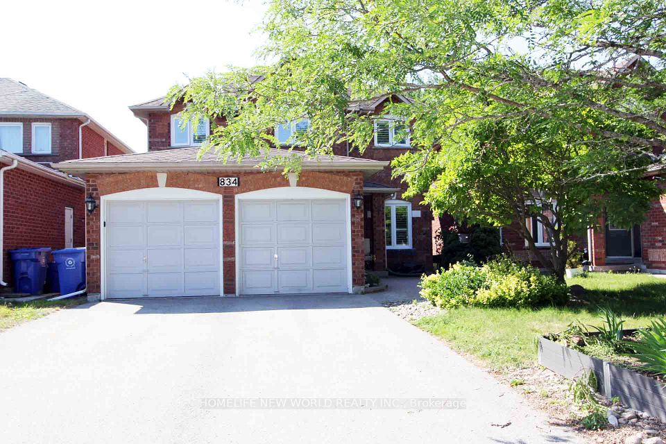 Detached at 834 Surin Court, Newmarket, ON L3Y 8R4, Newmarket