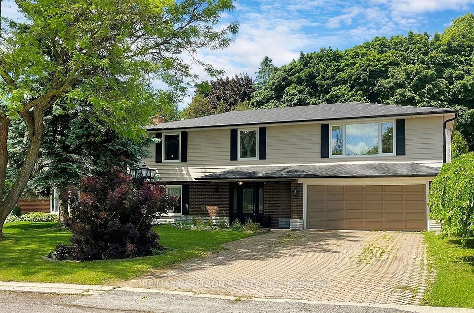 Detached at 95 Beswick Drive, Newmarket, ON L3Y 1E8, Newmarket