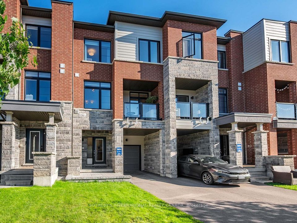 Att/Row/Townhouse at 209 Vivant Street, Newmarket, ON L3X 0K7, Newmarket
