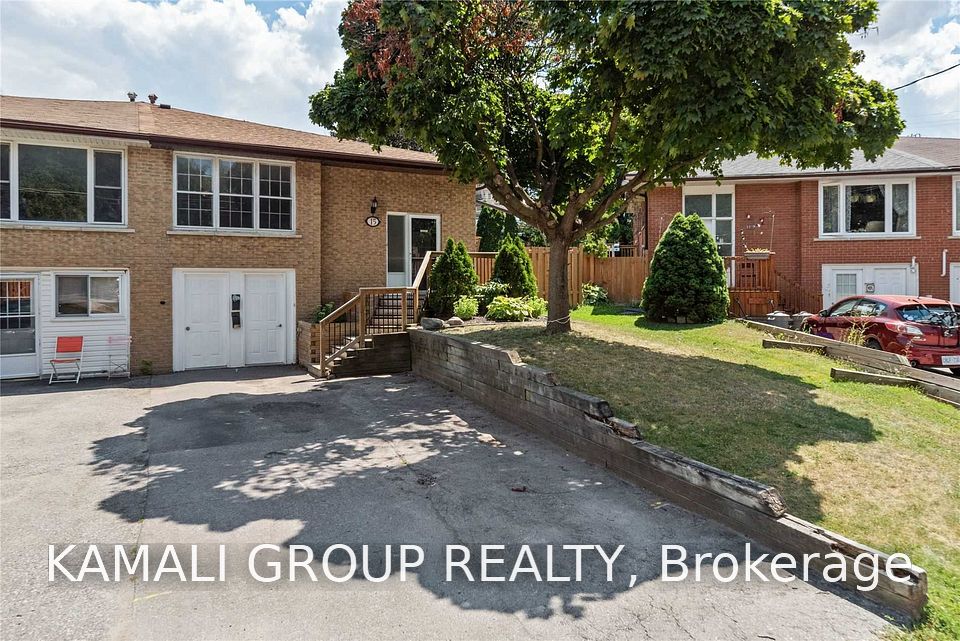 Semi-Detached  at 15 Walter Avenue MAIN, Newmarket, ON L3Y 2T2, Newmarket