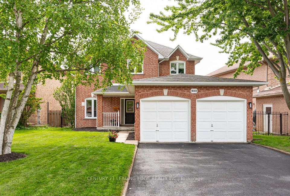 Detached at 822 Surin Court, Newmarket, ON L3Y 8R4, Newmarket