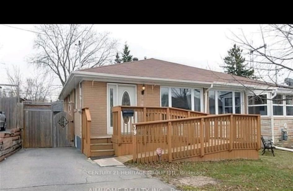Upper Level at 39 Lindsay Avenue Main Floor, Newmarket, ON L3Y 4N7, Newmarket