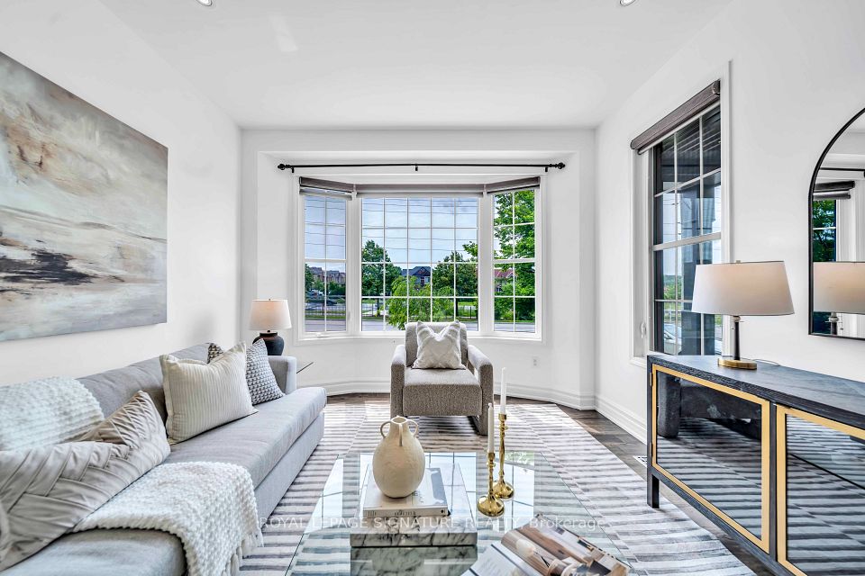 Detached at 81 Bulmer Crescent, Newmarket, ON L3X 3K1, Newmarket