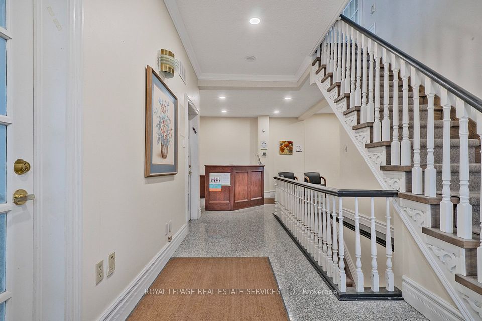 7626 Yonge Street #6, Vaughan, ON L4J 1V9