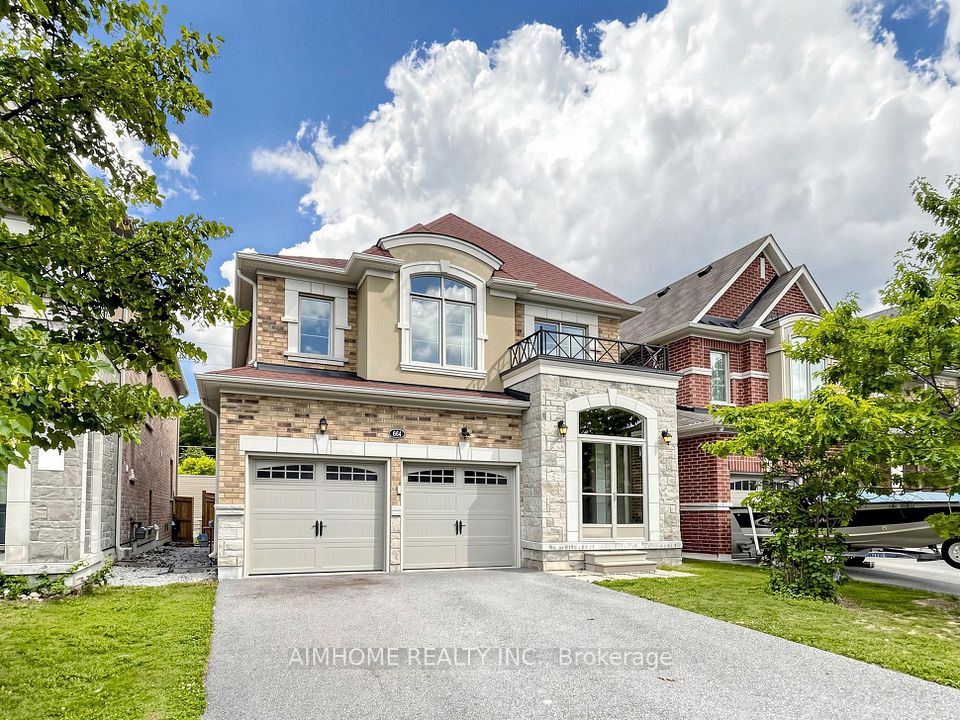 Detached at 664 Mcgregor Farm Trail, Newmarket, ON L3X 0H3, Newmarket