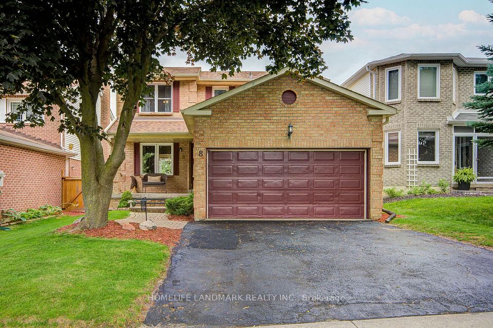 Detached at 8 Closs Square, Aurora, ON L4G 5H7, Aurora