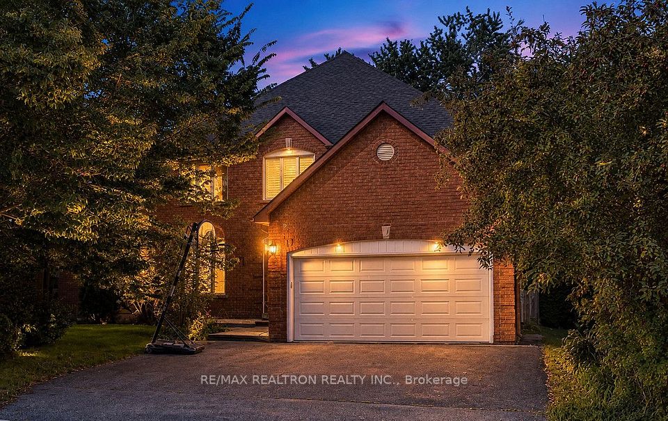Detached at 19 Prince Edward Boulevard, Markham, ON L3T 7G3, Markham