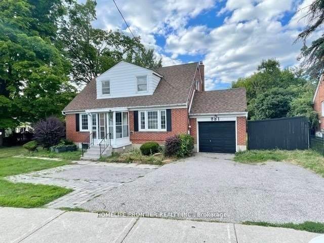 Detached at 981 Davis Drive Bsmnt, Newmarket, ON L3Y 2R7, Newmarket