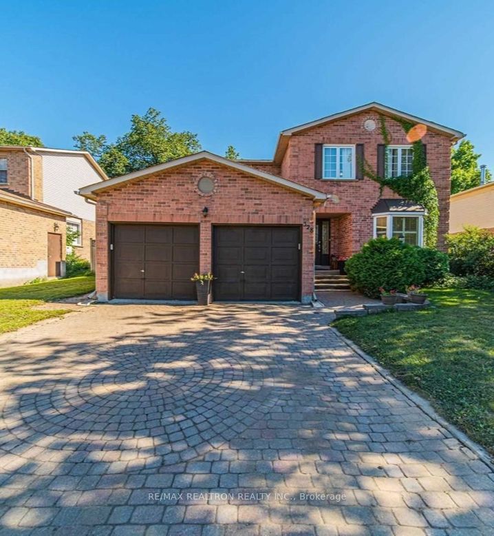 Detached at 328 Salisbury Lane, Newmarket, ON L3Y 8A6, Newmarket