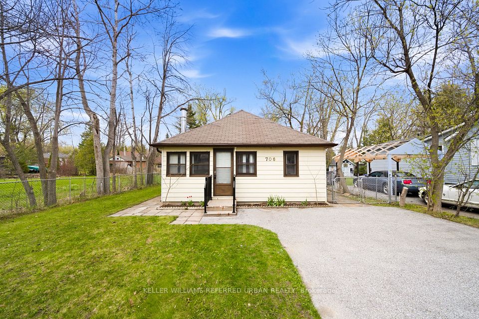 706 Chestnut Street, Innisfil, ON L9S 2H8 at 706 Chestnut Street, Innisfil, ON L9S 2H8, Innisfil, ON, L9S 2H8
