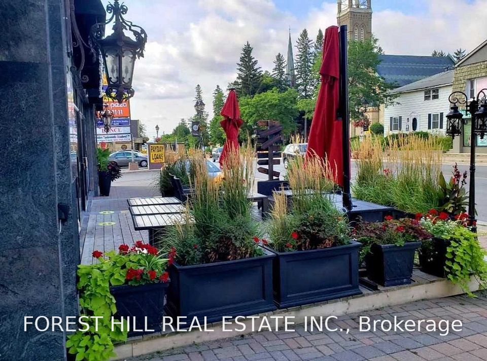 10087 Yonge Street 102, Richmond Hill, ON L4C 1T7