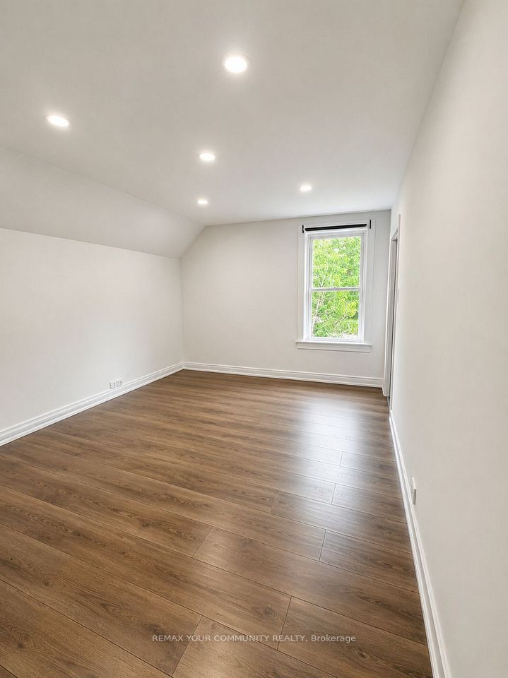 Detached at 96 GURNETT Street, Aurora, ON L4G 1P6, Aurora