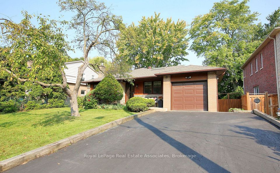 Detached at 130 Grandview Avenue, Markham, ON L3T 1H6, Markham