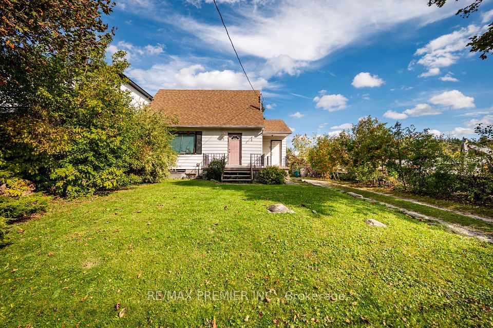 Detached at 3 Parker Avenue, Richmond Hill, ON L4E 2W4, Richmond Hill
