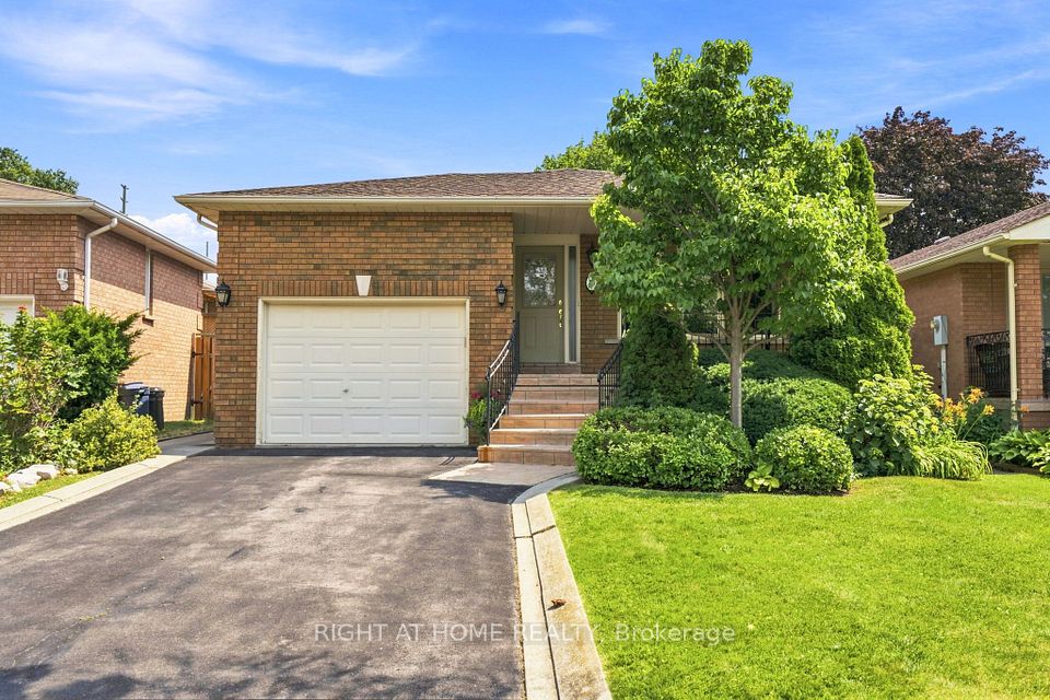 Detached at 39 Dante Court, Vaughan, ON L4L 7V5, Vaughan