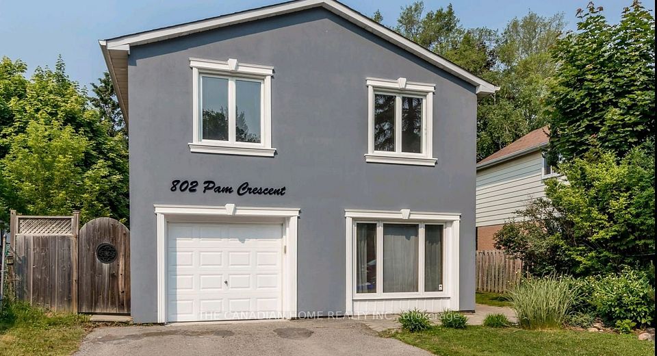 Detached at 802 Pam Crescent, Newmarket, ON L3Y 5B6, Newmarket