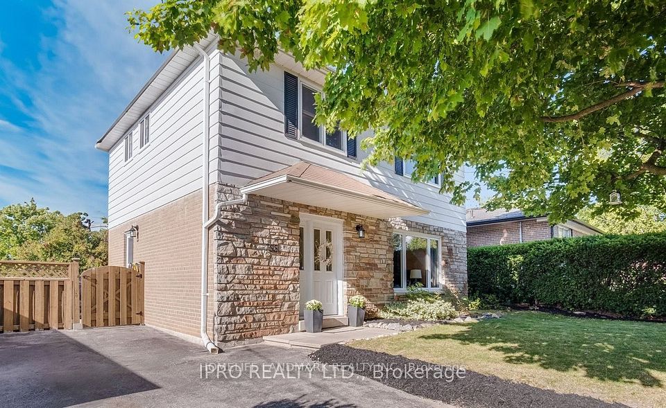 Detached at 755 Botany Hill Crescent BSMT, Newmarket, ON L3Y 3A7, Newmarket