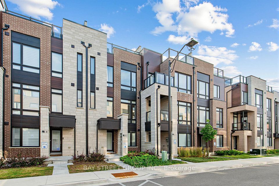 Att/Row/Townhouse at 28 Credit Lane, Richmond Hill, ON L4E 1G9, Richmond Hill