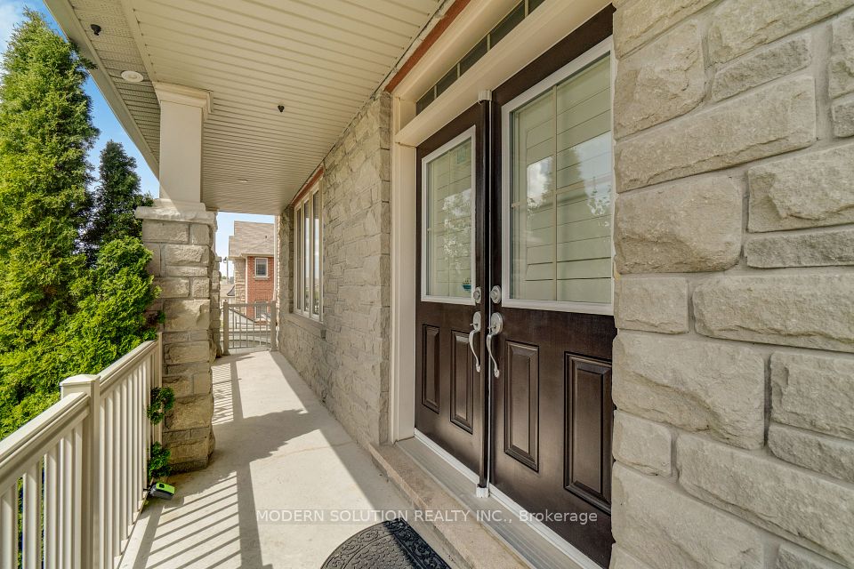 Detached at 4 Overhold Crescent, Richmond Hill, ON L4E 0L4, Richmond Hill