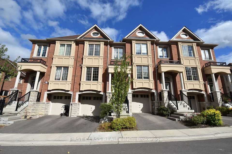 Att/Row/Townhouse at 327 Doak Lane, Newmarket, ON L3Y 0A7, Newmarket