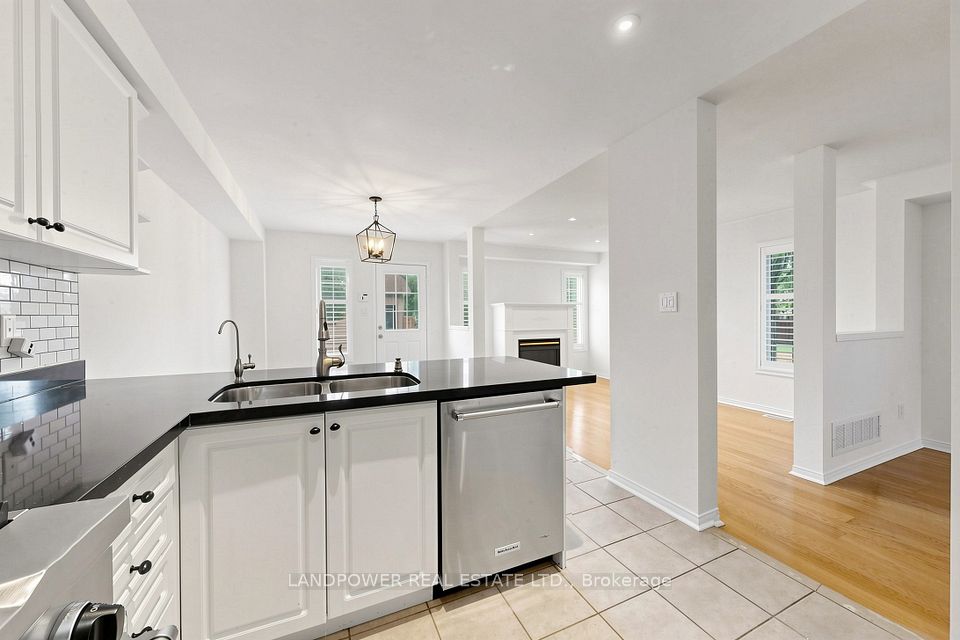 Detached at 1 Bruce Creek Drive, Markham, ON L6C 2V9, Markham