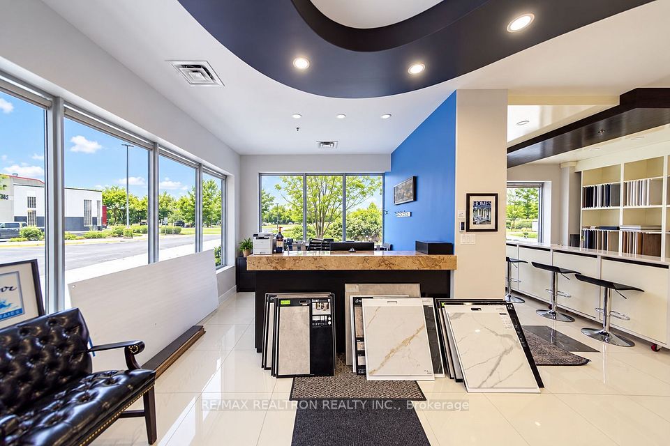 636 Edward Avenue 14, Richmond Hill, ON L4C 0V4