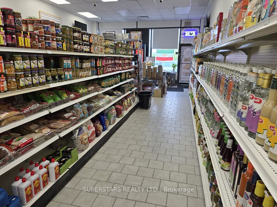 15461 Yonge Street, Aurora, ON L4G 1P3