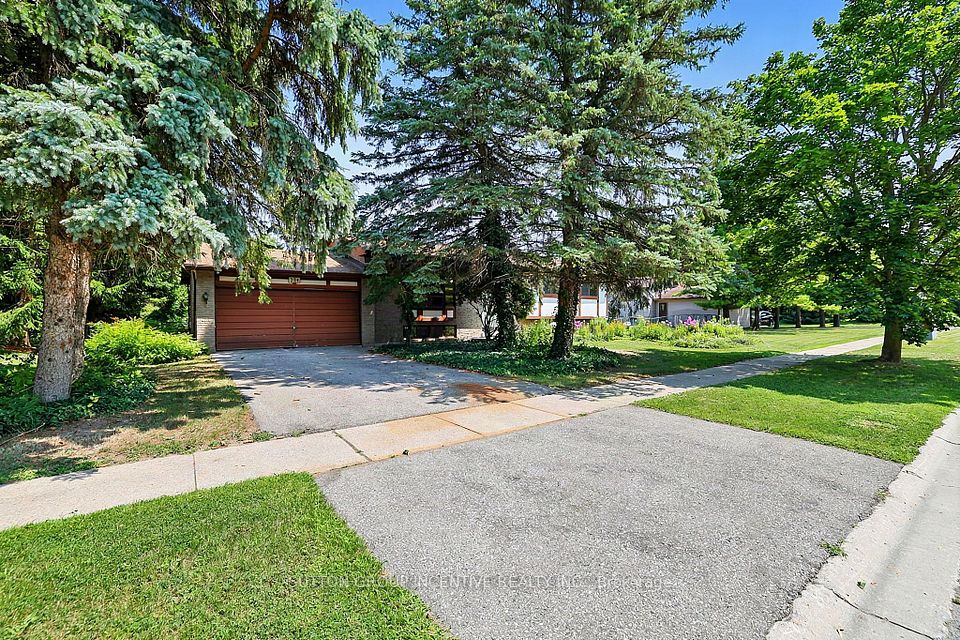 37 Moore Park Drive, King, ON L0G 1T0 at 37 Moore Park Drive, King, ON L0G 1T0, King, ON, L0G 1T0