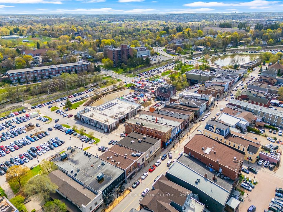 207 Main Street S B, Newmarket, ON L3Y 6M8