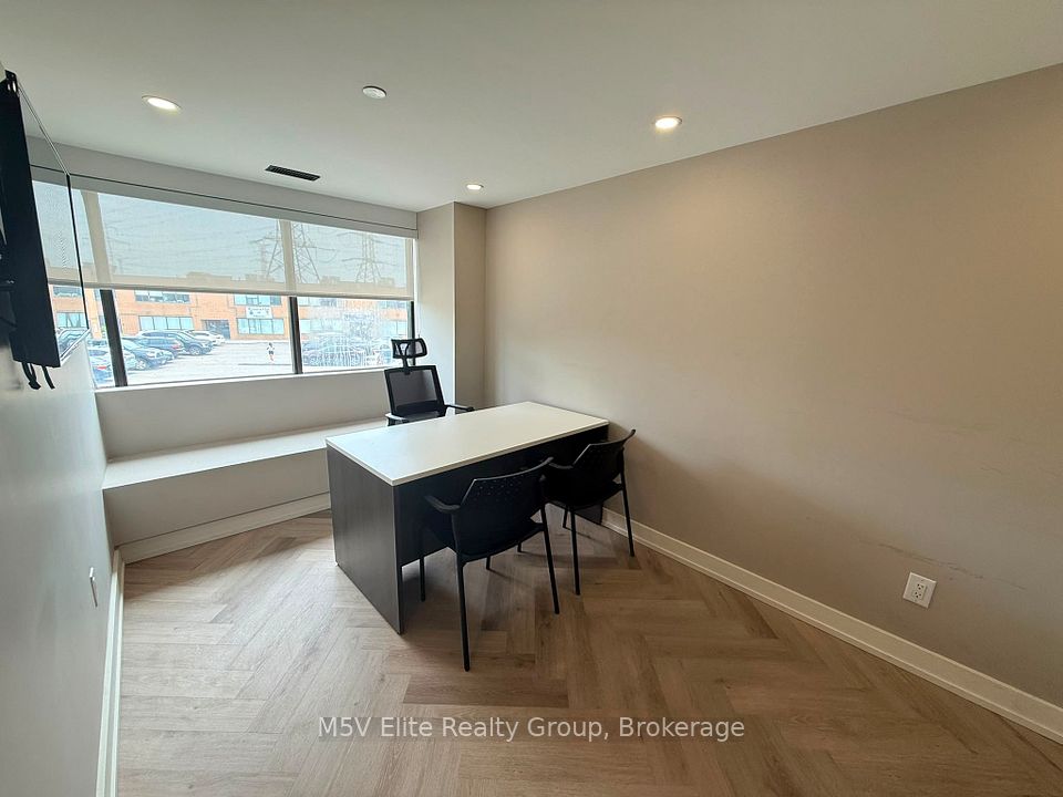 250 Regina Road 15, Vaughan, ON L4L 8N2