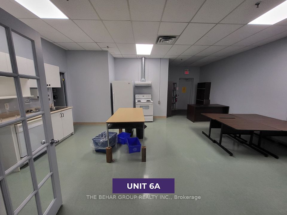 157 Holland Street E 6A, Bradford West Gwillimbury, ON L3Z 3G8
