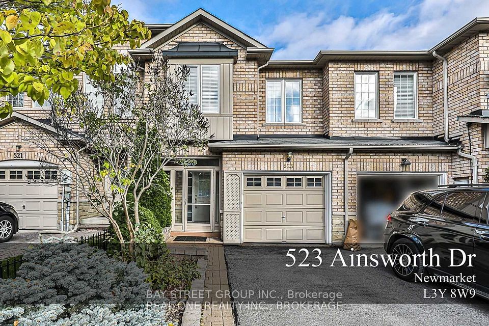 Att/Row/Townhouse at 523 Ainsworth Drive, Newmarket, ON L3Y 8W9, Newmarket