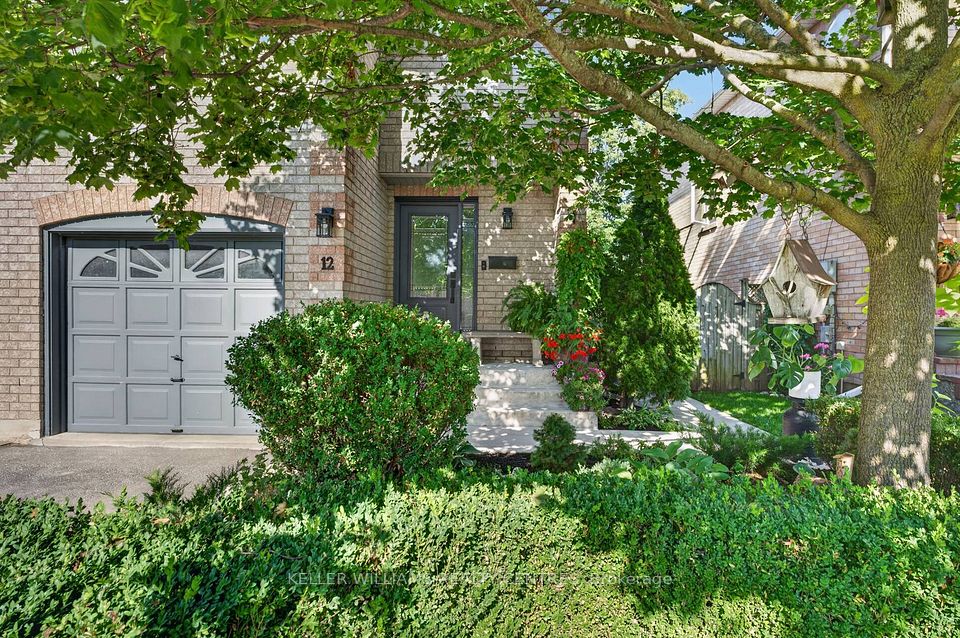 Att/Row/Townhouse at 12 Lancaster Court, Georgina, ON L4P 4A1, Georgina