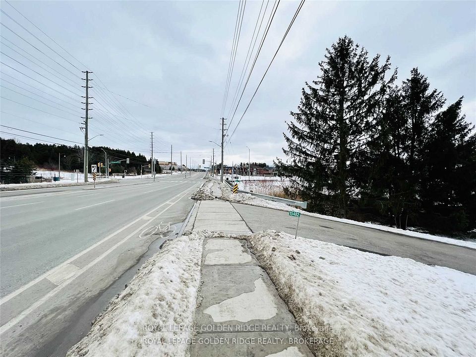 15482 Leslie Street, Aurora, ON L4G 7C4