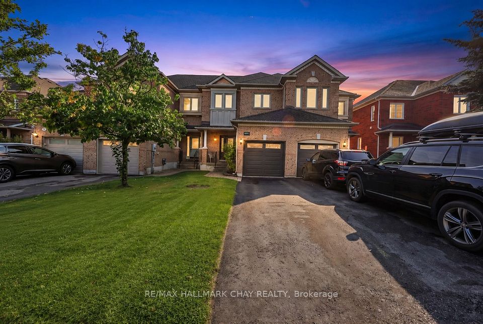 Att/Row/Townhouse at 168 Denise Circle, Newmarket, ON L3X 2J9, Newmarket