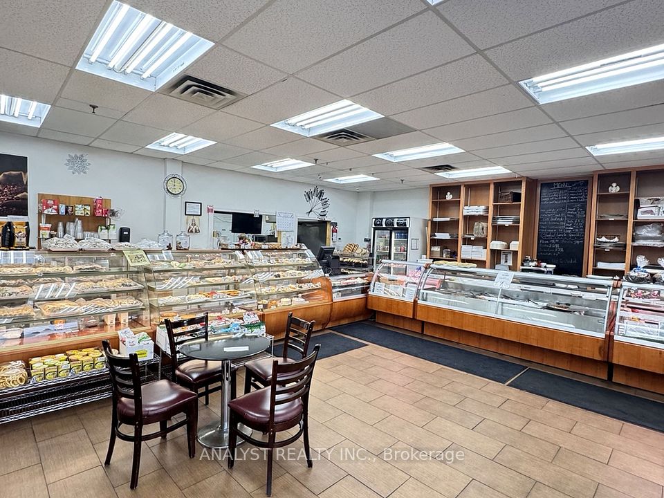 270 Chancellor Drive, Vaughan, ON L4L 7M1