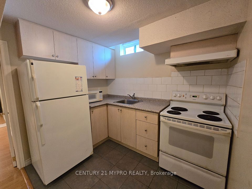 Semi-Detached  at 10 Bianca Drive Lower unit, Markham, ON L3R 5H2, Markham