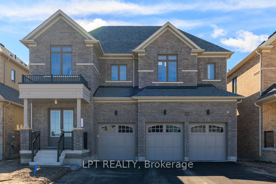 Detached at 32 Max Bulmer Court, Georgina, ON L3X 3J9, Georgina