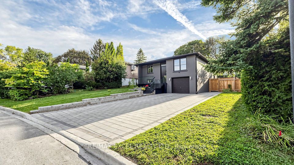 332 Dixon Boulevard, Newmarket, ON L3Y 4V6 at 332 Dixon Boulevard, Newmarket, ON L3Y 4V6, Newmarket, ON, L3Y 4V6