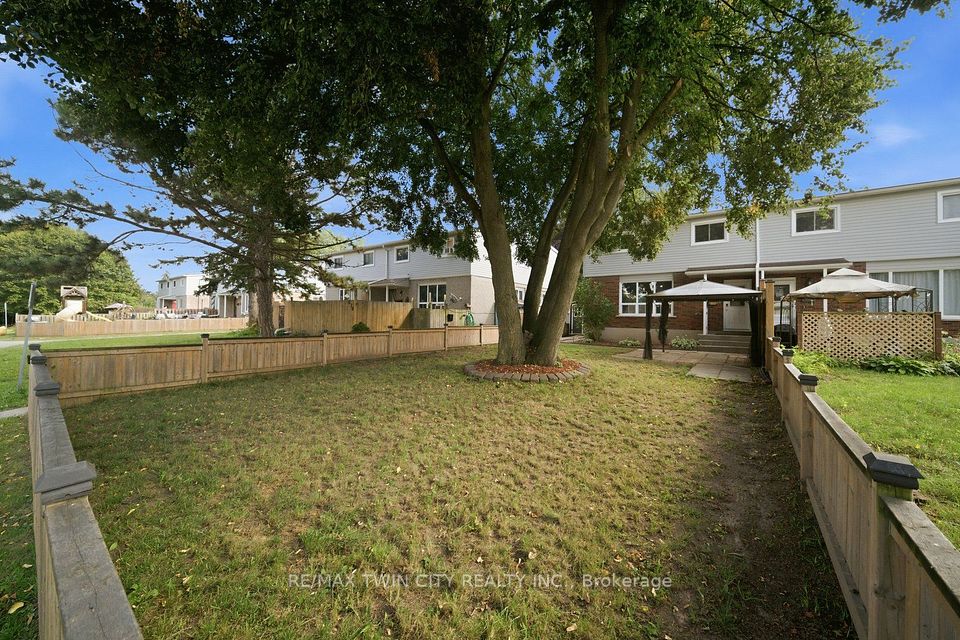 63 Metcalfe, Unit C Metcalfe Crescent, Brantford, ON N3R 2L7 at 63 Metcalfe, Unit C Metcalfe Crescent, Brantford, ON N3R 2L7, Brantford, ON, N3R 2L7