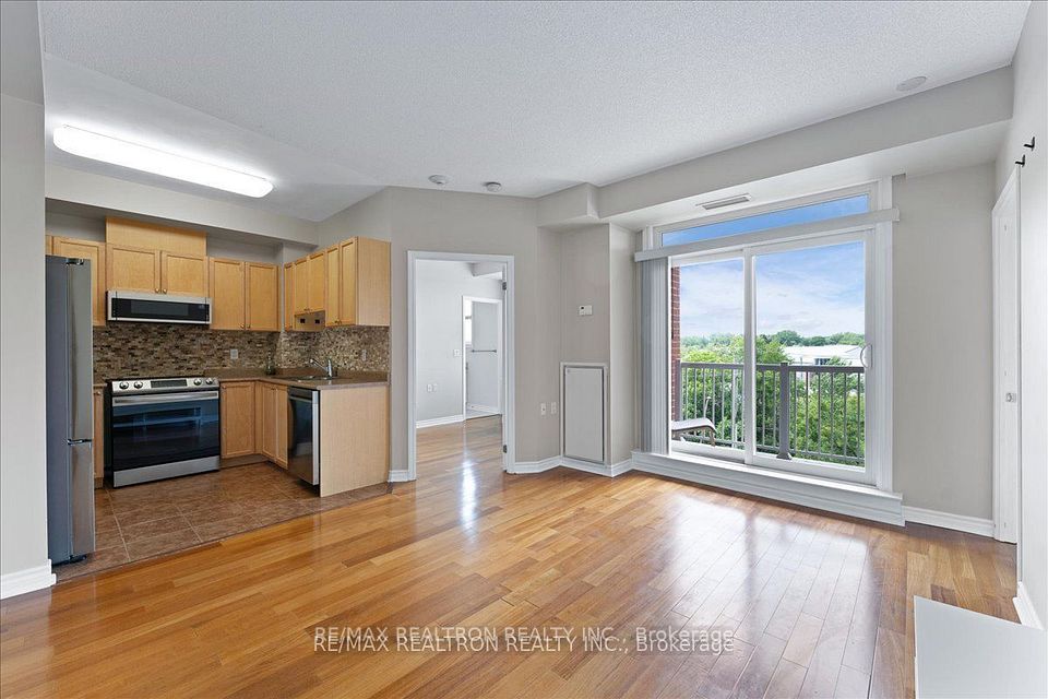 Condo Apartment at 15450 Yonge Street 304, Aurora, ON L4G 0K1, Aurora