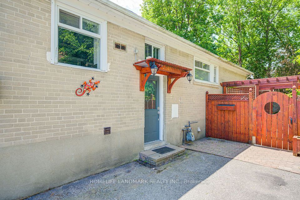 Semi-Detached at 167 Taylor Mills Drive N Basemet, Richmond Hill, ON L4C 2T5, Richmond Hill