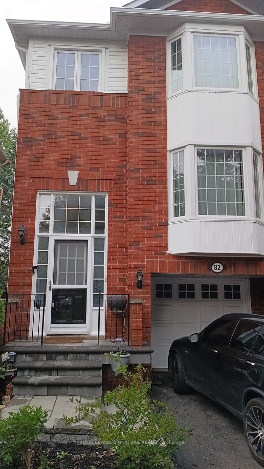 Att/Row/Townhouse at 82 Mosaics Avenue, Aurora, ON L4G 7L5, Aurora