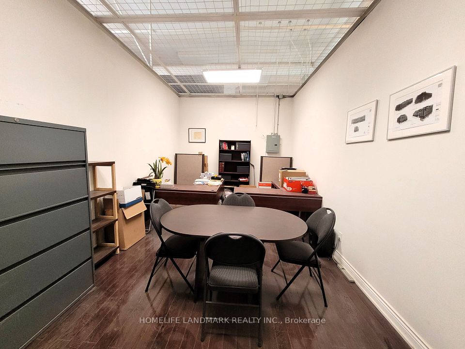 7181 Yonge Street 160, Markham, ON L3T 2A9