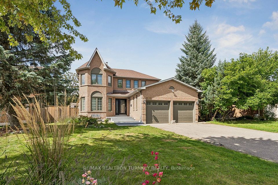 263 Chambers Crescent, Newmarket, ON L3X 1T1 at 263 Chambers Crescent, Newmarket, ON L3X 1T1, Newmarket, ON, L3X 1T1