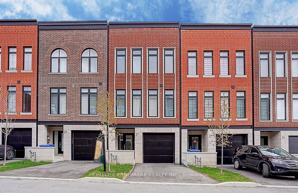 Att/Row/Townhouse at 27 Chestnut Court, Aurora, ON L4G 4A4, Aurora