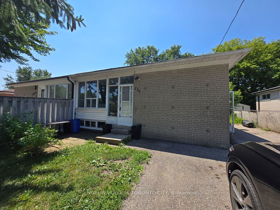 Semi-Detached at 236 Anzac Road main, Richmond Hill, ON L4C 3G8, Richmond Hill
